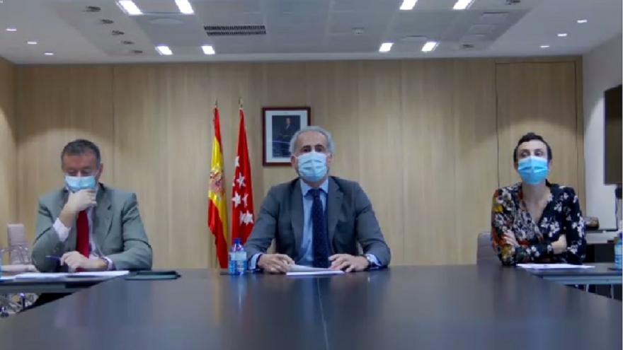 Texto Alternativo: El consejero de Sanidad reconoce el trabajo de los profesionales de Atención Primaria frente al COVID-19