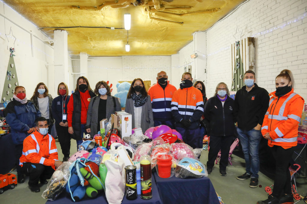 Texto Alternativo: Vecinos, entidades y empresas de Getafe baten el récord con 15.000 juguetes donados
