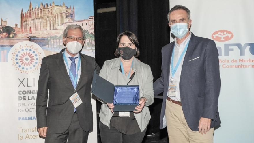 Texto Alternativo: La doctora de Atención Primaria Isabel del Cura, premio semFYC por su labor investigadora