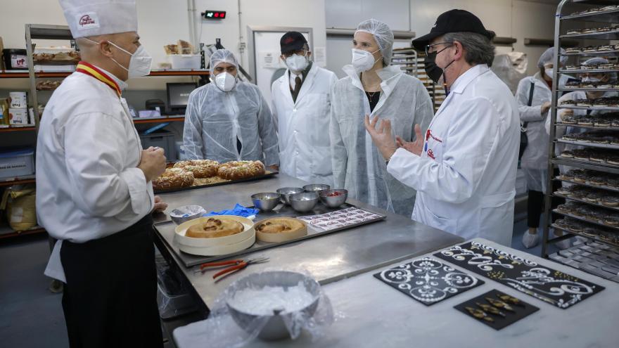 Texto Alternativo: La Comunidad de Madrid apoya a las empresas artesanas que venderán más de 2,5 millones de roscones de Reyes este año