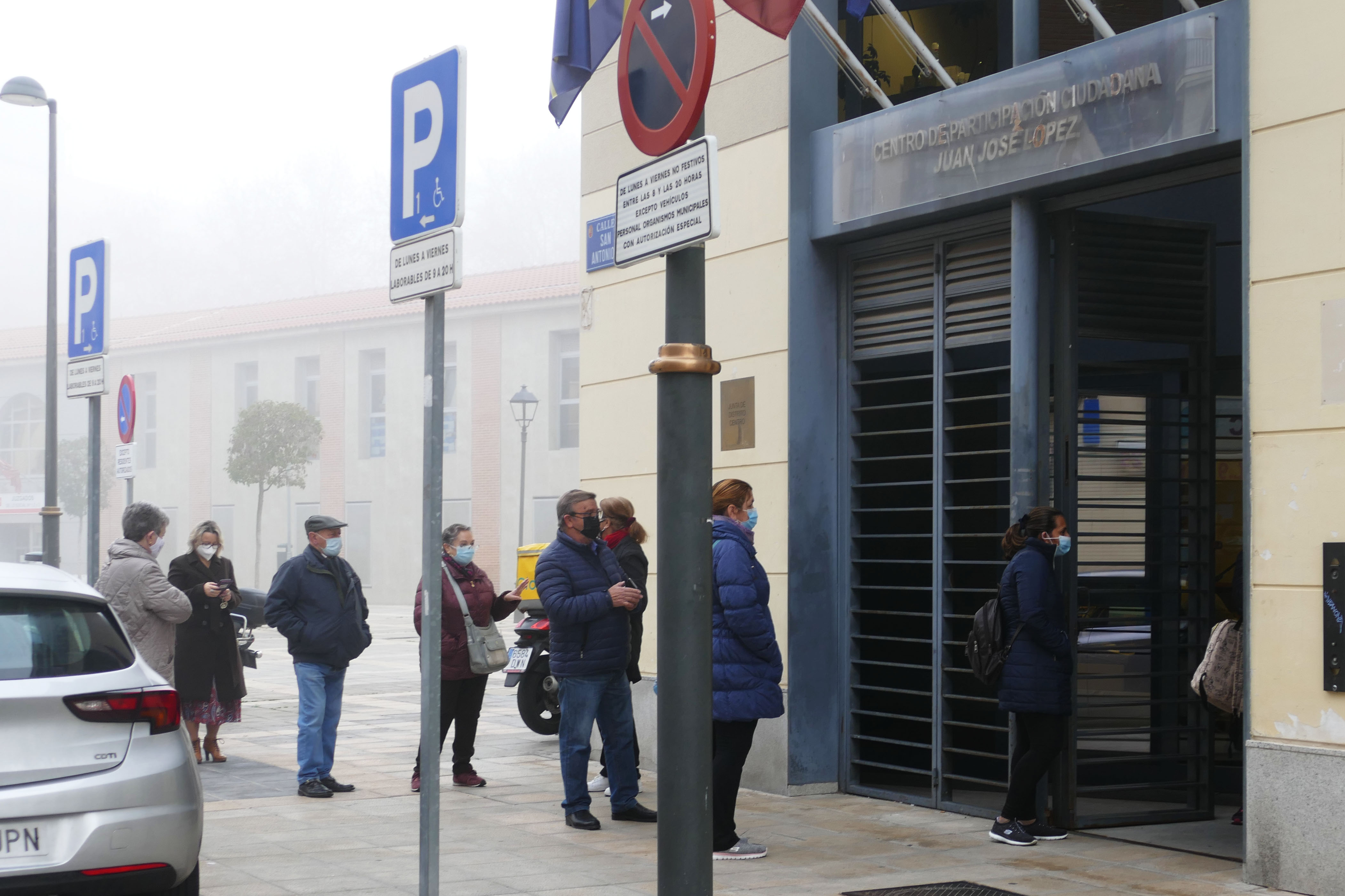Texto Alternativo: Las Juntas de Distrito de Móstoles siguen repartiendo test de antígenos gratuitos