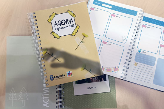 Texto Alternativo: 6.000 ejemplares de la agenda Dejóvenes facilitarán que los jóvenes leganenses organicen sus estudios, trabajo y tiempo de ocio