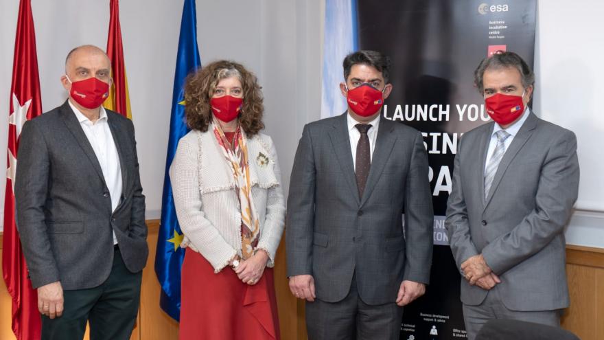 Texto Alternativo: Continuaremos gestionando tres años la incubadora de empresas de la Agencia Espacial Europea a través de la Fundación madri+d
