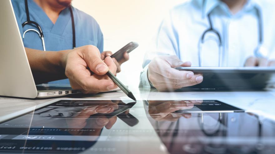 Texto Alternativo: Cerca de 40 médicos de hospitales públicos de la Comunidad de Madrid, entre los cien mejores de toda España en su especialidad