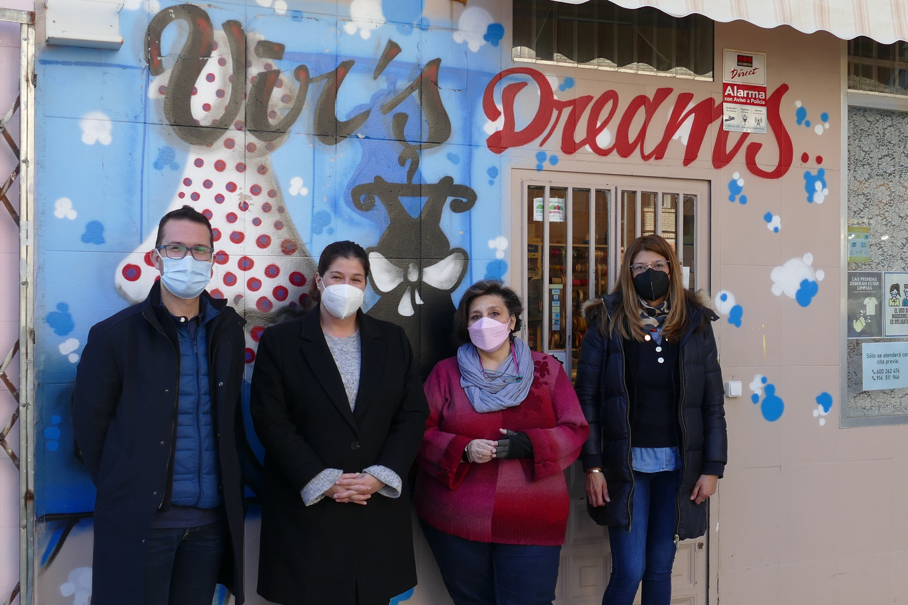 Texto Alternativo: Noelia Posse visita la tienda Vir’s Dreams dentro de la campaña de apoyo al comercio local