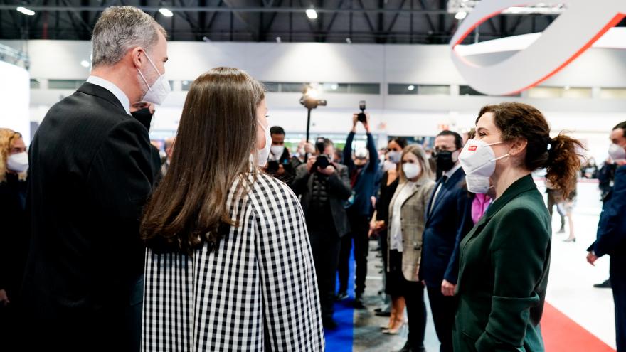 Texto Alternativo: Díaz Ayuso acompaña a los Reyes en la inauguración de FITUR, donde Madrid se el Gobierno de la Comunidad de Madrid presenta como un amplio abanico de experiencias turísticas