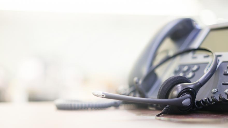 Texto Alternativo: La Comunidad de Madrid refuerza el servicio de atención telefónica sobre vacunación e información sobre COVID-19