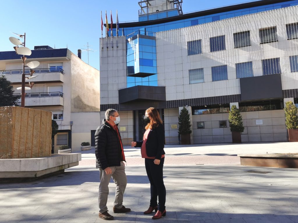 Texto Alternativo: La alcaldesa y Más Madrid Compromiso con Getafe acuerdan reforzar la transición ecológica en la ciudad