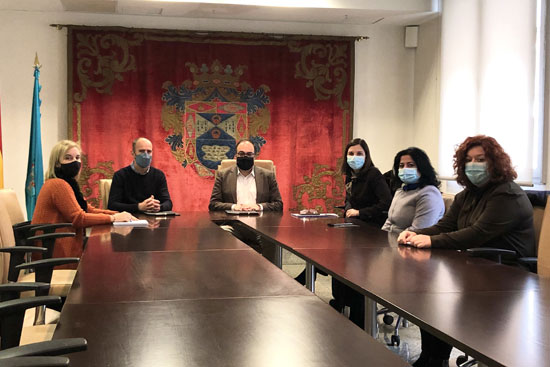 Texto Alternativo: El Ayuntamiento y Aldeas Infantiles SOS renuevan el convenio que facilita el bienestar de niños y adolescentes acogidos en Leganés