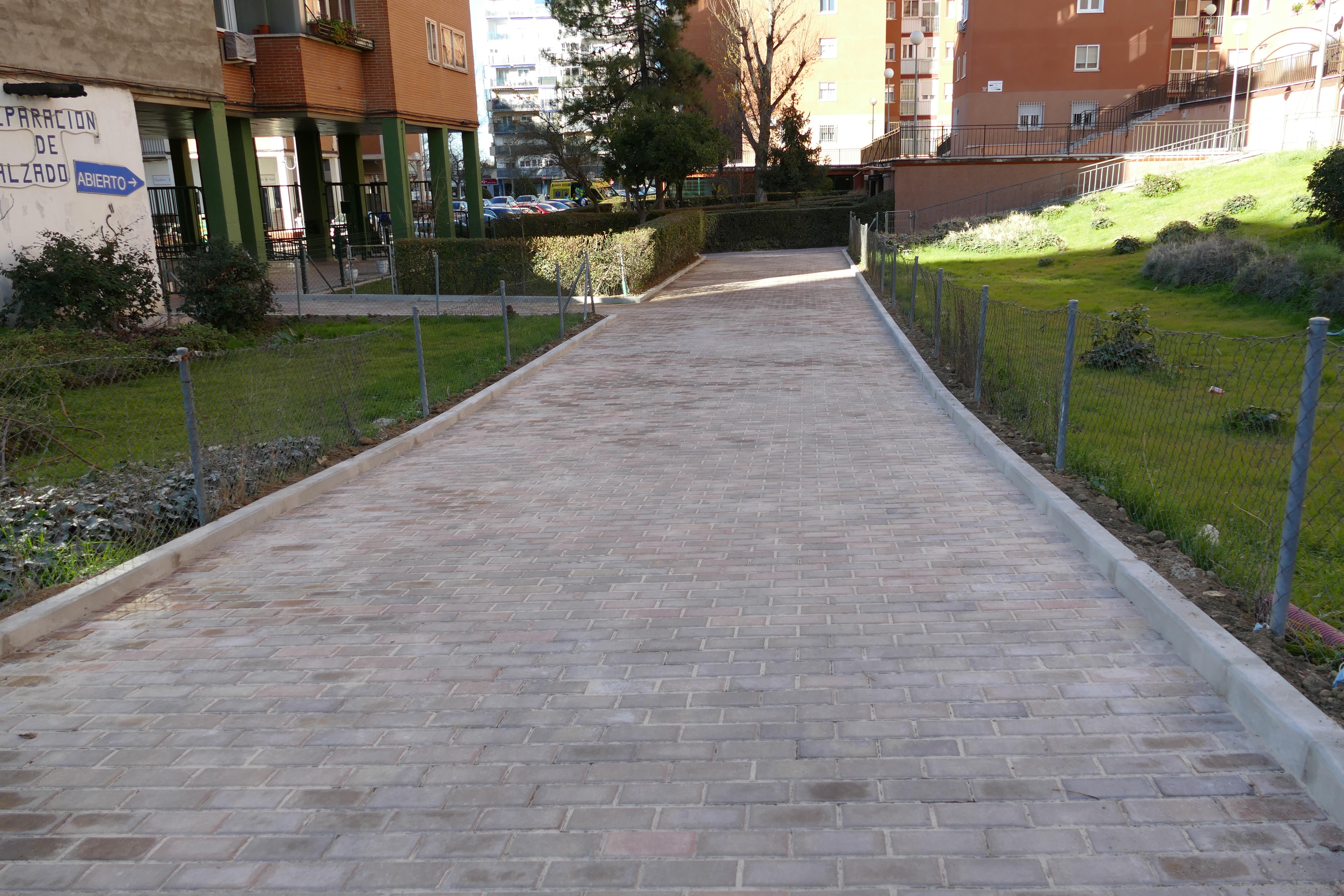 Texto Alternativo: Finalizan las obras del paso entre la calle Joaquín Blume y la Avenida Olímpica
