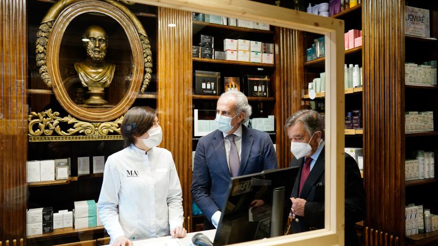 Texto Alternativo: La Comunidad de Madrid comienza a sustituir el cupón precinto de los medicamentos por el identificador único digital para eliminar cargas administrativas