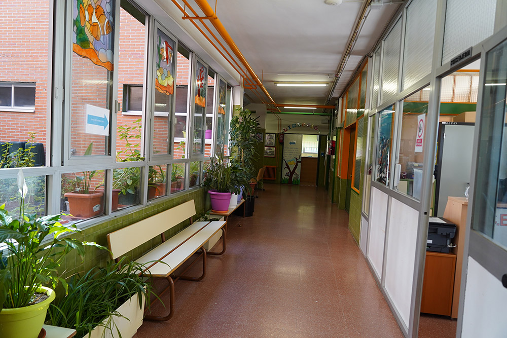 Texto Alternativo: Los estudiantes de 6º de Primaria de Móstoles recibirán formación para hacer frente y denunciar el acoso escolar en las aulas o en las redes sociales