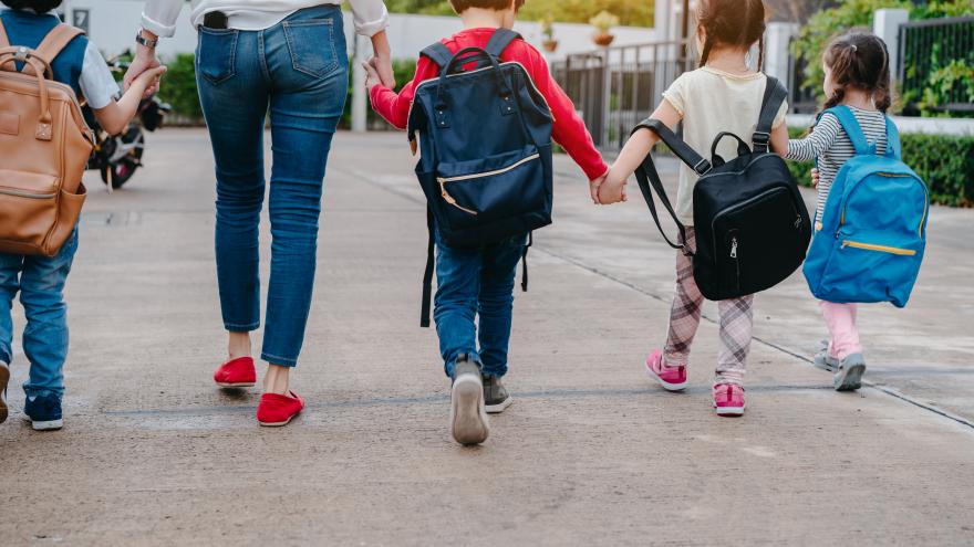 Texto Alternativo: La Comunidad de Madrid refuerza la calidad de su sistema educativo con la aprobación de la Ley Maestra