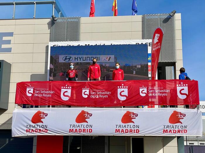 Texto Alternativo: El Tri Infinity Móstoles vence en la primera prueba del ránking de Madrid de Duatlón por Clubes