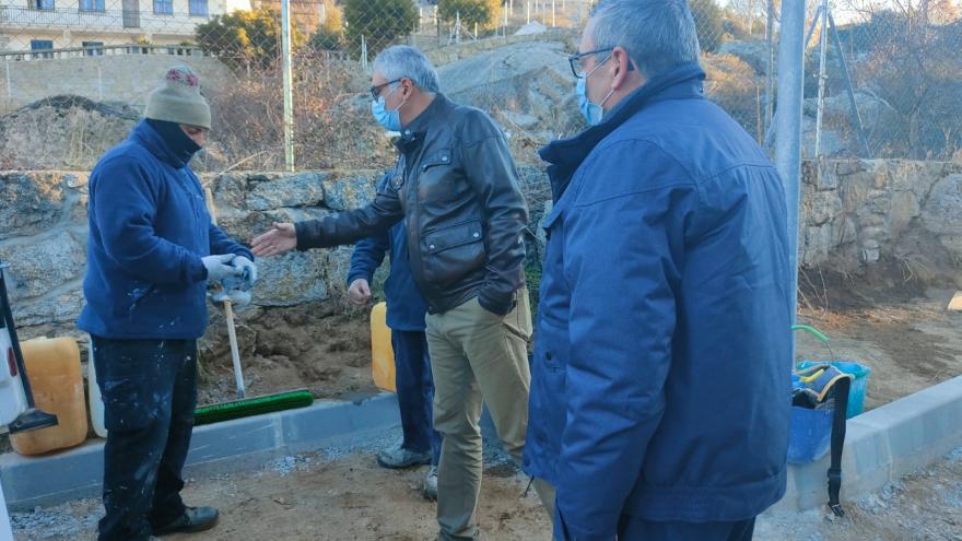 Texto Alternativo: La Comunidad de Madrid urbaniza 12 calles del centro de Zarzalejo, invirtiendo más de 900.000 euros del Programa de Inversión Regional