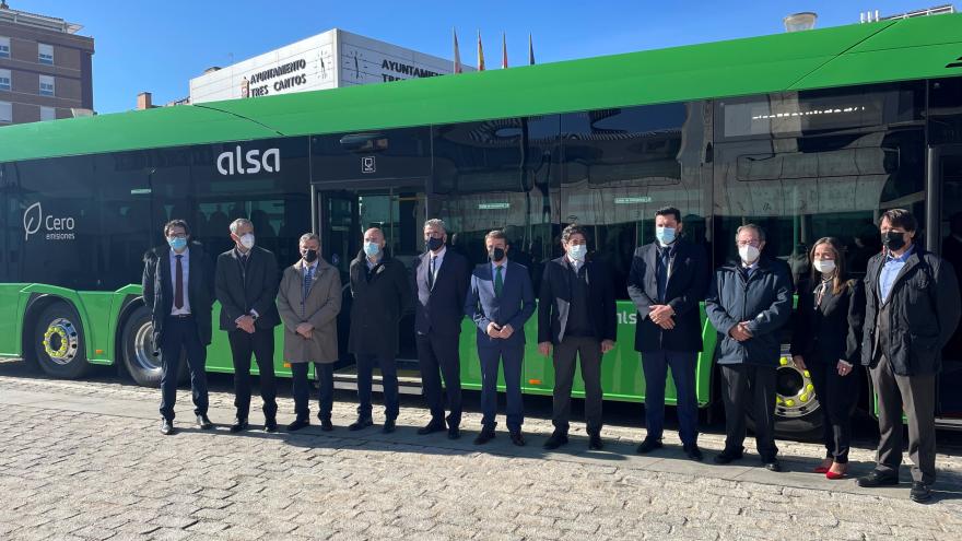 Texto Alternativo: La Comunidad de Madrid estrena el primer autobús interurbano 100% eléctrico de España