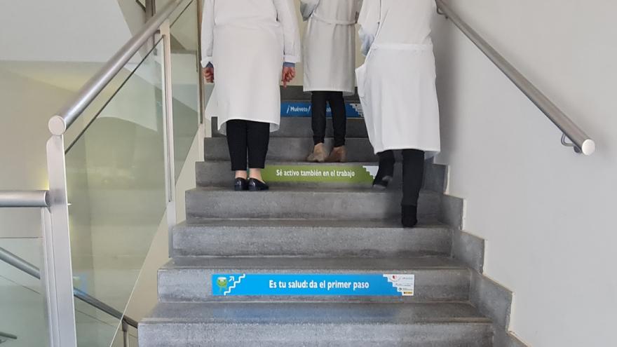 Texto Alternativo: El Hospital 12 de Octubre fomenta el uso de las escaleras para evitar el sedentarismo entre sus profesionales