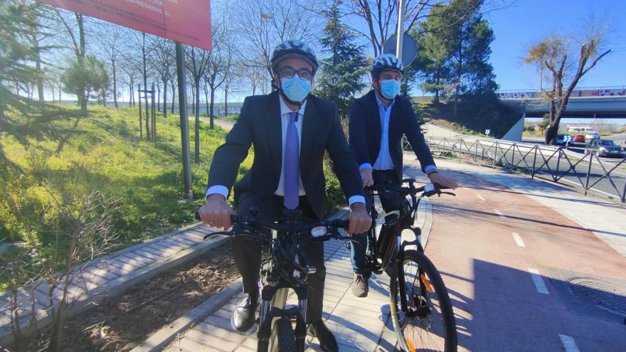 Texto Alternativo: La Comunidad de Madrid invierte 1,3 millones de euros en la construcción de carriles bici en cinco municipios de la región