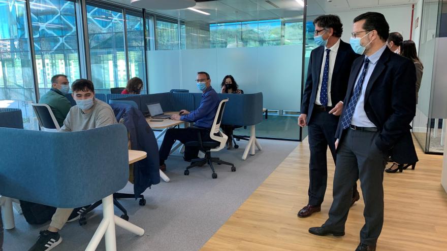Texto Alternativo: La Comunidad de Madrid se consolida como referente en telecomunicaciones al concentrar el 29,7% de las empresas del sector de todo el país