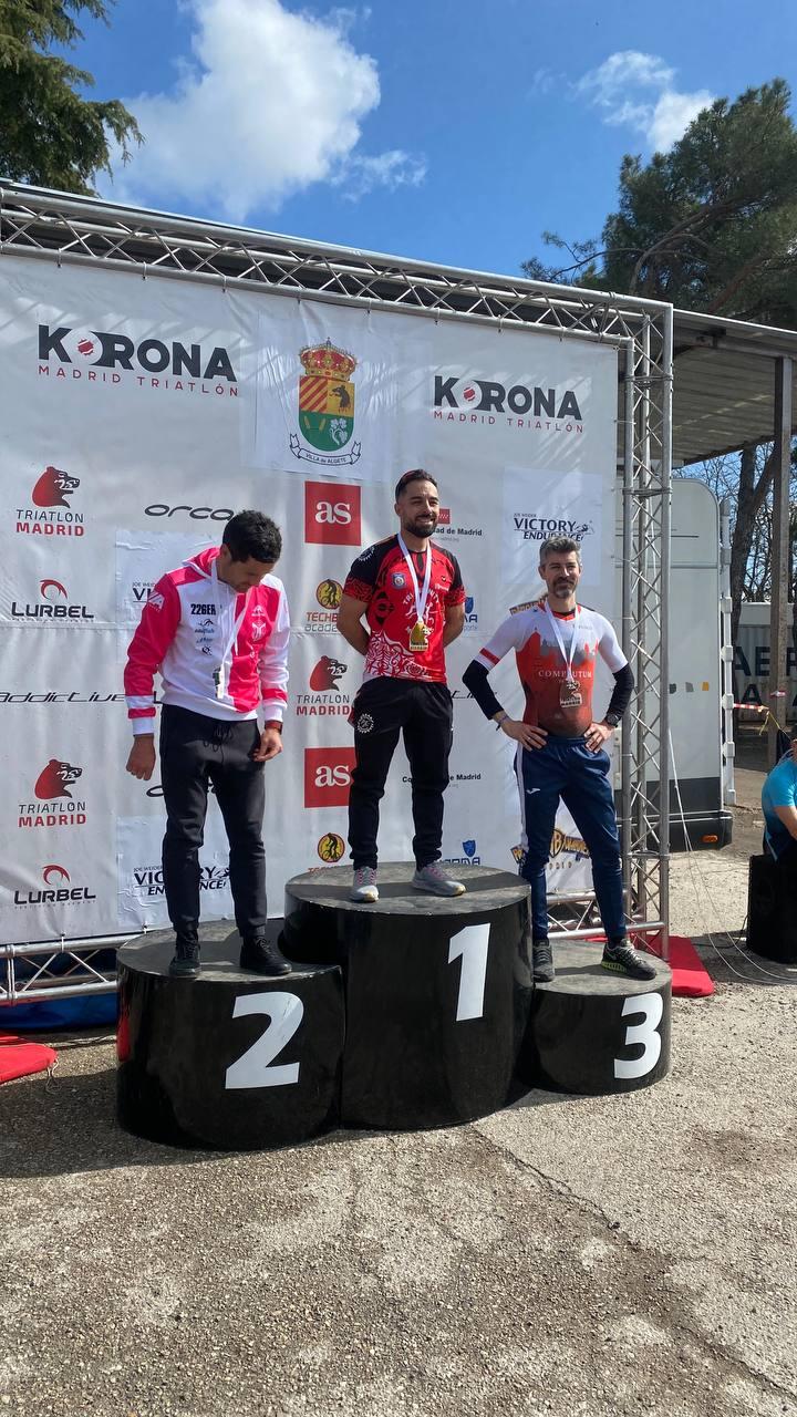 Texto Alternativo: El Club de Triatlón Tri Infinity Móstoles subcampeón de Madrid en Duatlón Media Distancia
