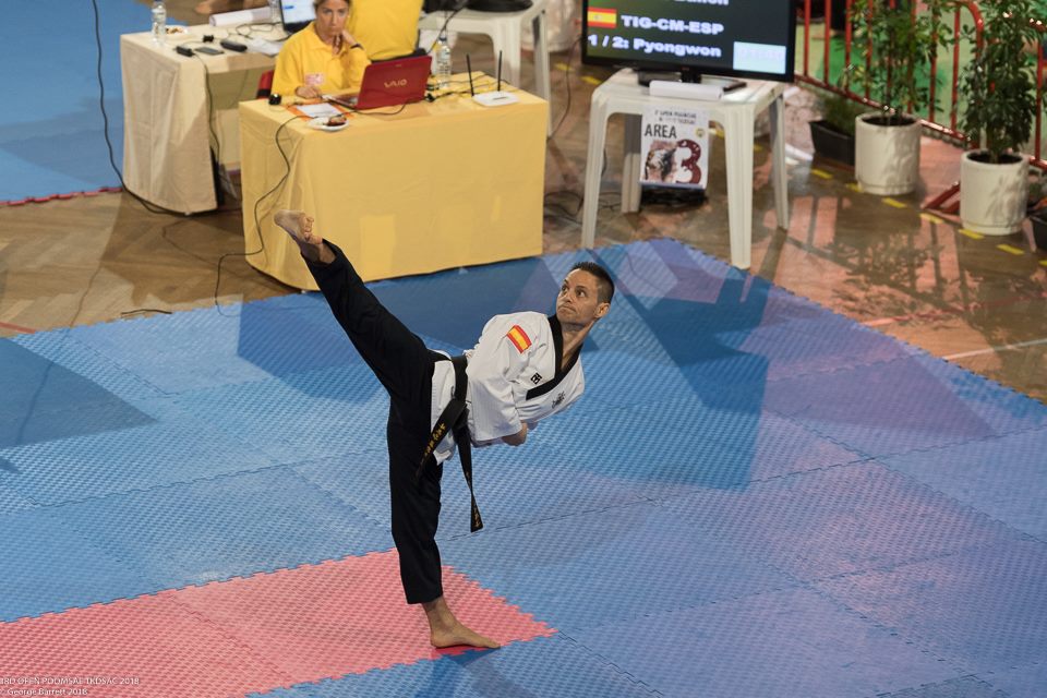 Texto Alternativo: El mostoleño Ramón López luchará el domingo por una plaza en categoría individual en el Mundial de taekwondo
