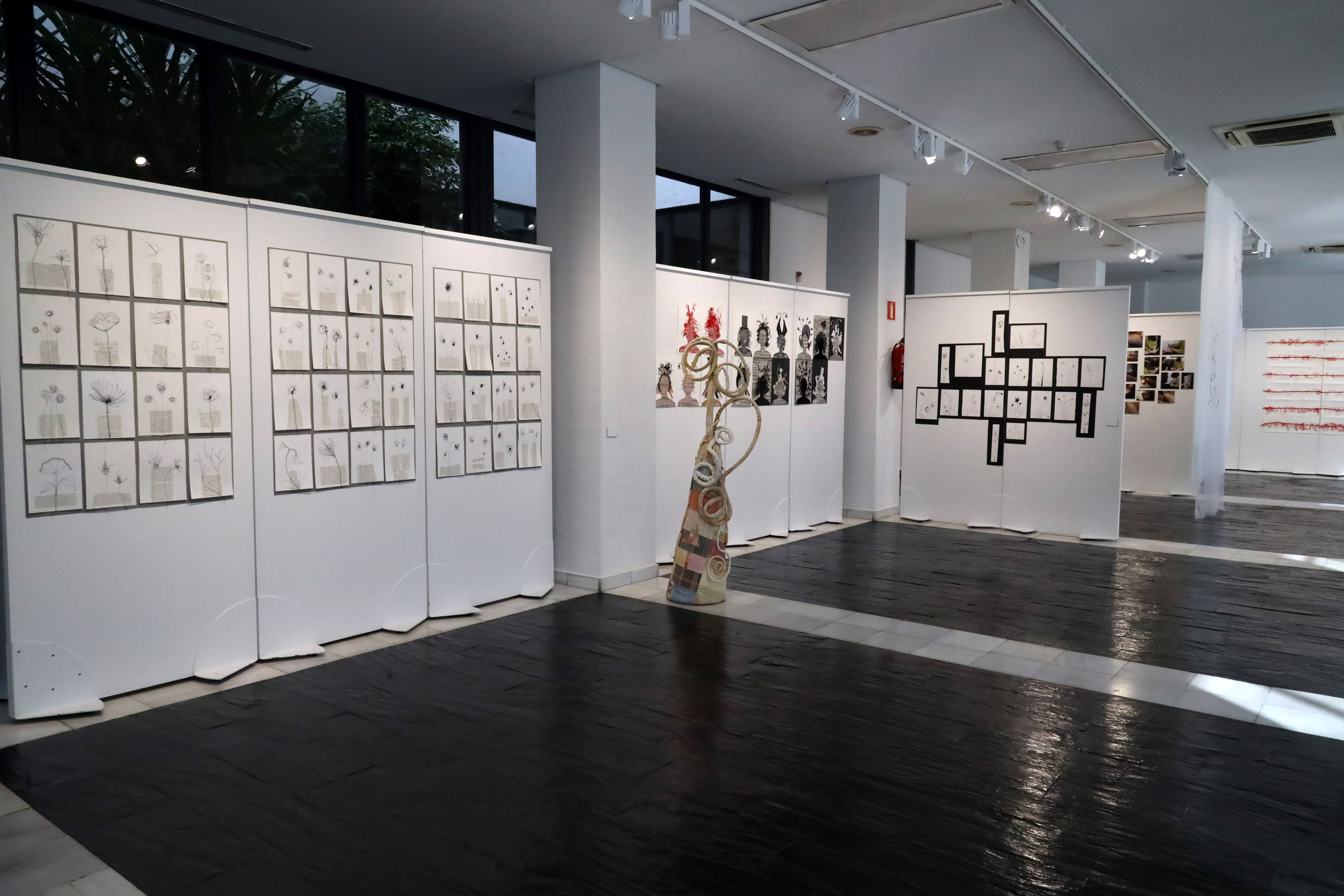 Texto Alternativo: Virginia Calvo expone Sin perder el hilo en el Centro Cultural Villa de Móstoles