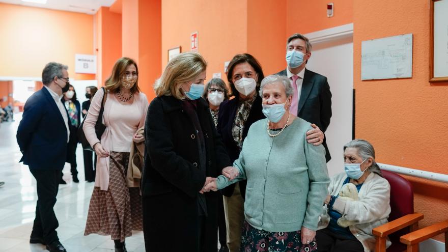 Texto Alternativo: La Comunidad de Madrid cuenta con 52.000 plazas de atención especializada en cerca de 500 residencias de mayores