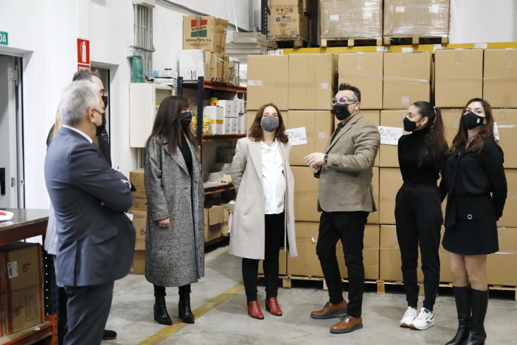 Texto Alternativo: Visita a la empresa instalada en Getafe ‘Envapro’