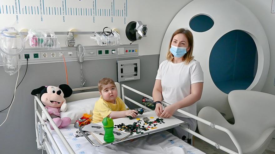 Texto Alternativo: El Hospital Gregorio Marañón atiende a cinco niños llegados desde Ucrania en su Unidad de Oncohematología Pediátrica