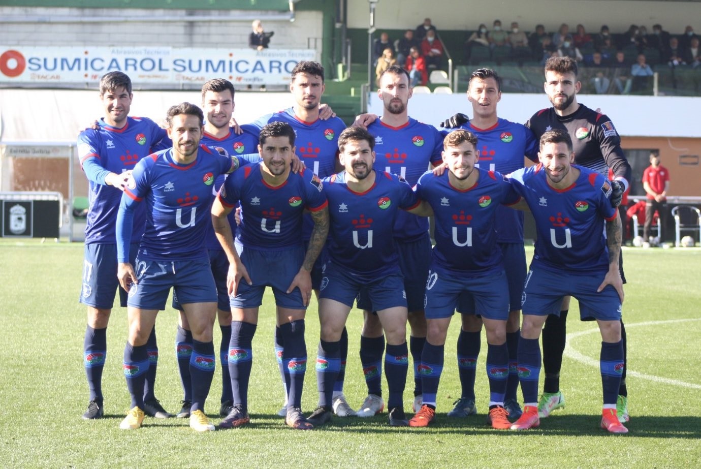 Texto Alternativo: El CD Móstoles consigue un importante punto frente al Coruxo FC