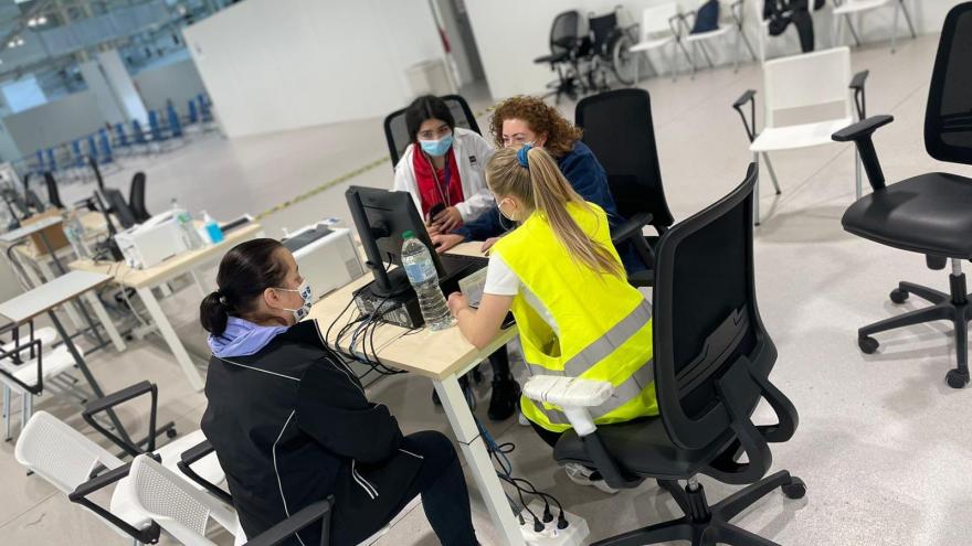 Texto Alternativo: La Comunidad de Madrid aprueba las inversiones para la asistencia a los refugiados ucranianos en la región