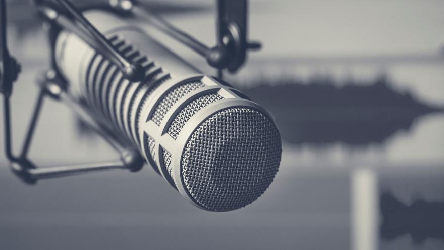 Texto Alternativo: La Comunidad de Madrid elabora un curso de español gratuito vía podcast para los refugiados ucranianos
