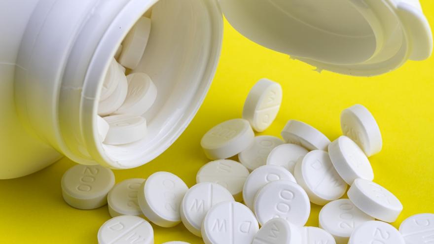 Texto Alternativo: El Hospital 12 de Octubre demuestra que unas pastillas que se disuelven y saben a fresa facilitan el control del VIH en niños