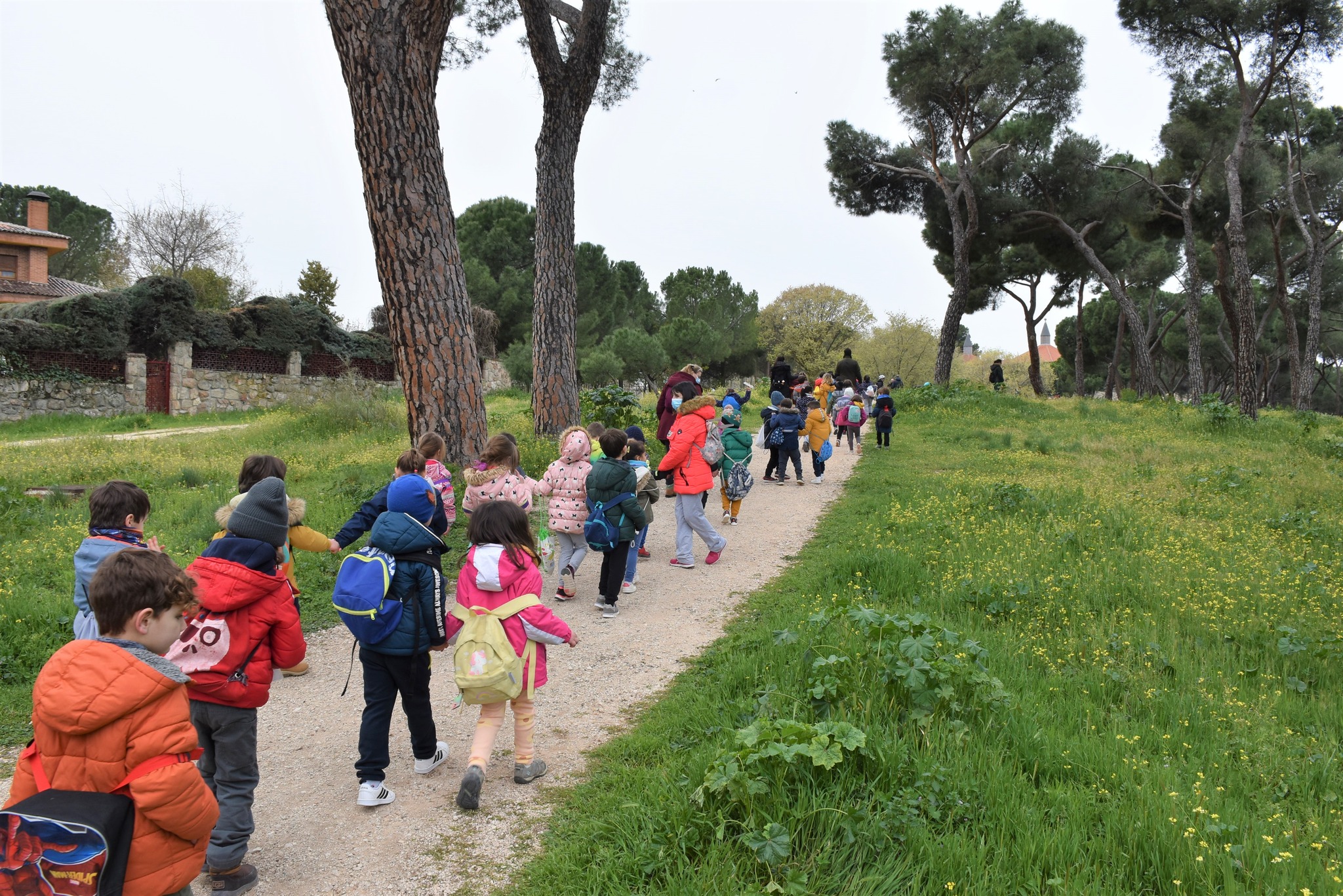 Texto Alternativo: Los escolares vuelven a disfrutar de las rutas ambientales de nuestro municipio