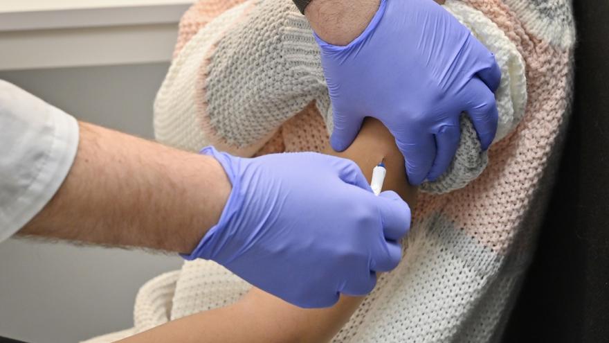 Texto Alternativo: La Comunidad de Madrid comenzará a principios de mayo a vacunar frente al herpes zóster a las personas de 65 y 80 años