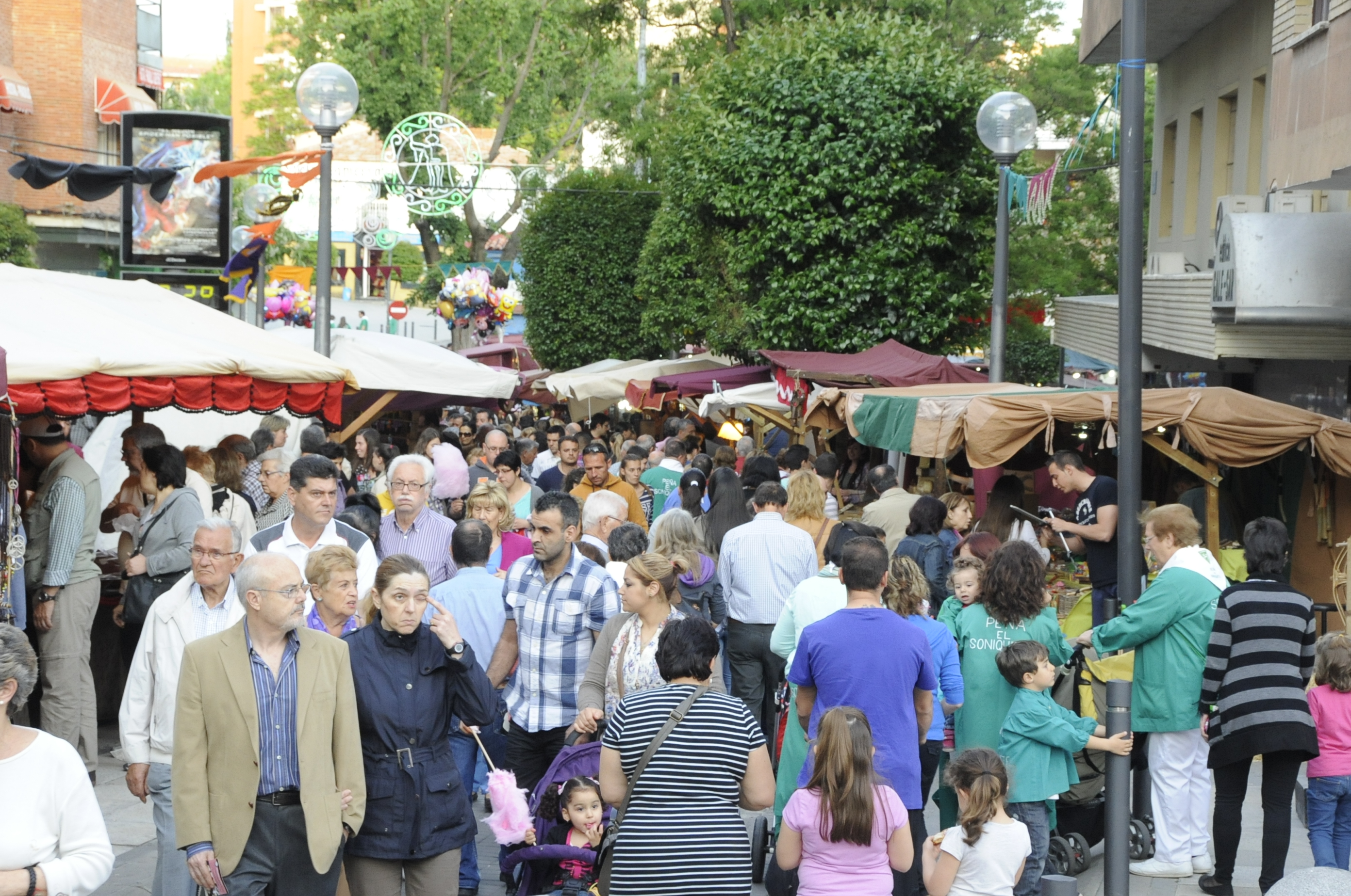 Texto Alternativo: Más de 100 puestos de artesanía y alimentación conformarán el Mercado Goyesco de las Fiestas del 2 de Mayo