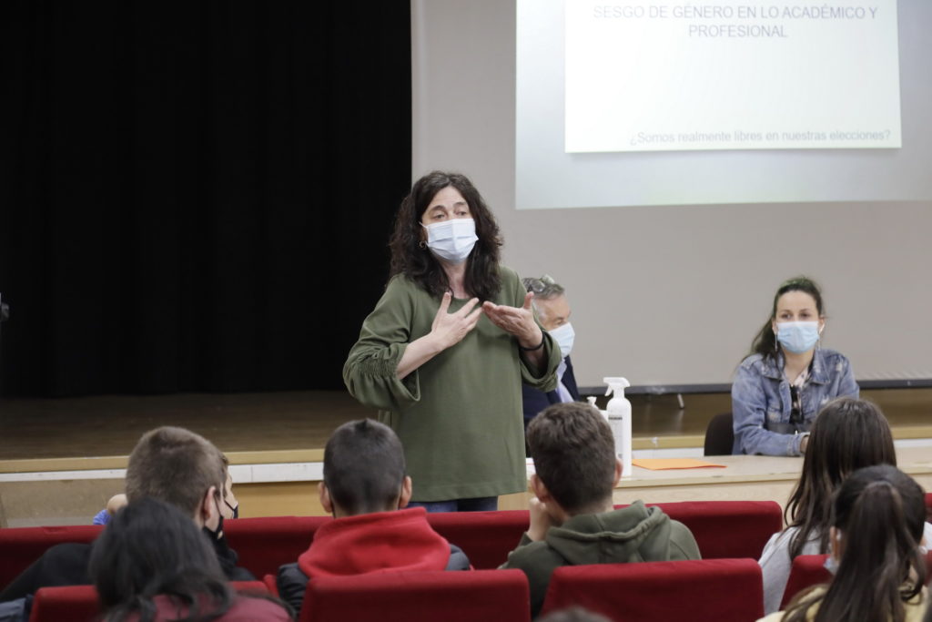 Texto Alternativo: 180 estudiantes participan en el taller de orientación ‘Rompiendo estereotipos de género en lo académico y profesional’