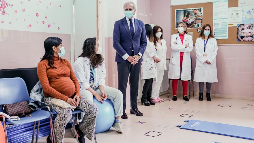 Texto Alternativo: La Comunidad de Madrid unifica la atención del embarazo de bajo riesgo definiendo en diez visitas las revisiones y pruebas de los centros de salud y hospitales públicos