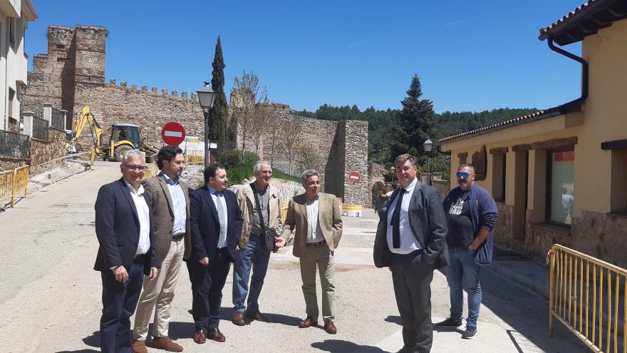 Texto Alternativo: La Comunidad de Madrid transforma el casco histórico de Buitrago del Lozoya renovando el asfaltado y la pavimentación de 15 calles