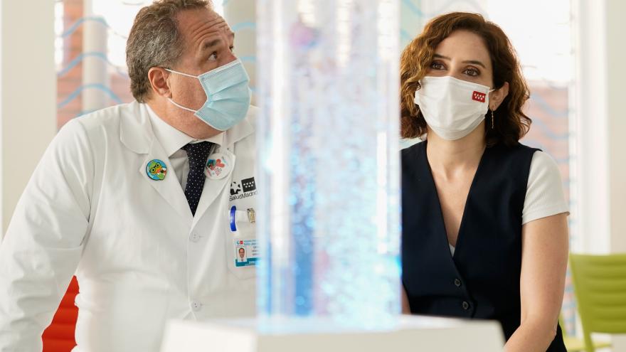 Texto Alternativo: Díaz Ayuso conoce las nuevas Urgencias del Hospital público Infantil Niño Jesús, unas de las pediátricas más grandes de España