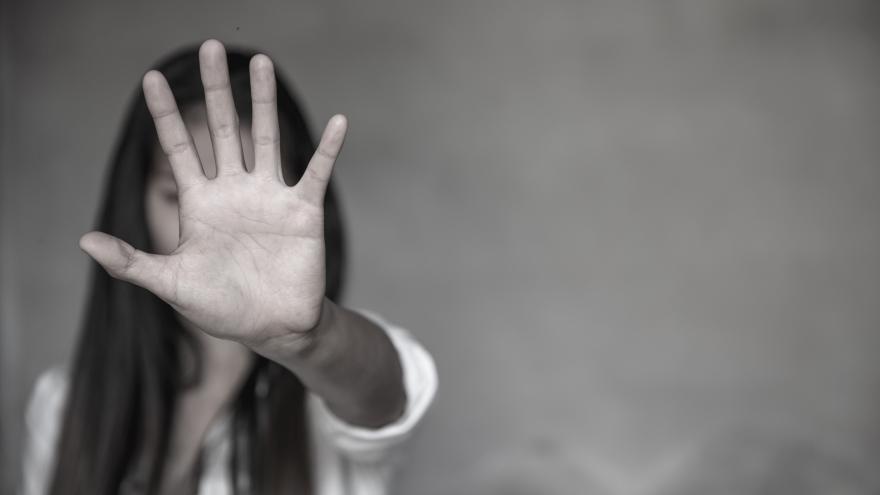 Texto Alternativo: La Comunidad de Madrid invierte 1,2 millones para atender a mujeres víctimas de violencia y sus hijos
