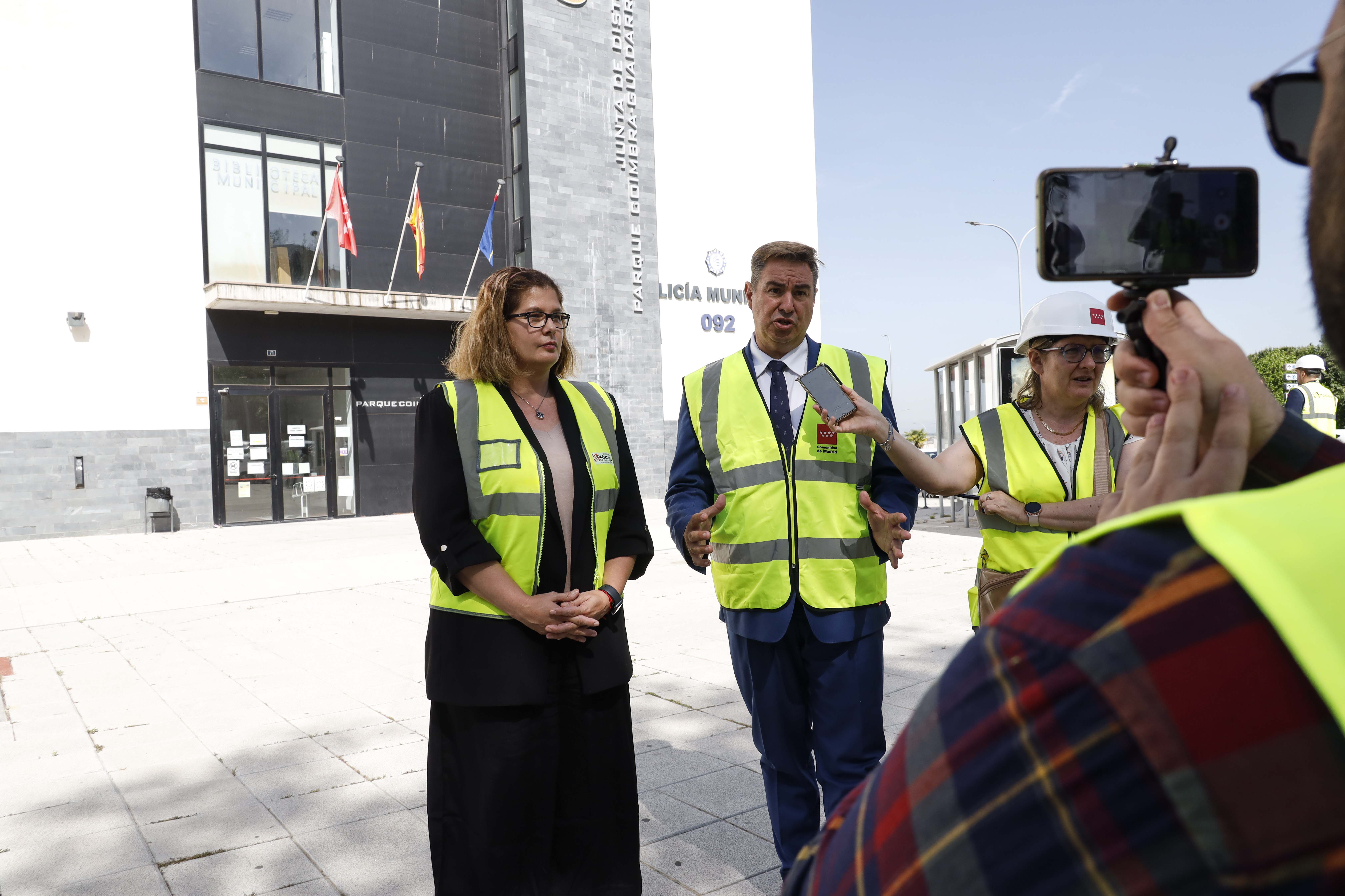 Texto Alternativo: La Alcaldesa Noelia Posse reclama a la Comunidad de Madrid que refuerce el diálogo con el Gobierno Local y escuche a las mostoleñas y mostoleños