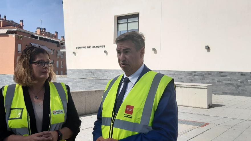 Texto Alternativo: La Comunidad reforma un centro de mayores en Móstoles para dotarlo de una sala polivalente que mejore la oferta social y de ocio del municipio