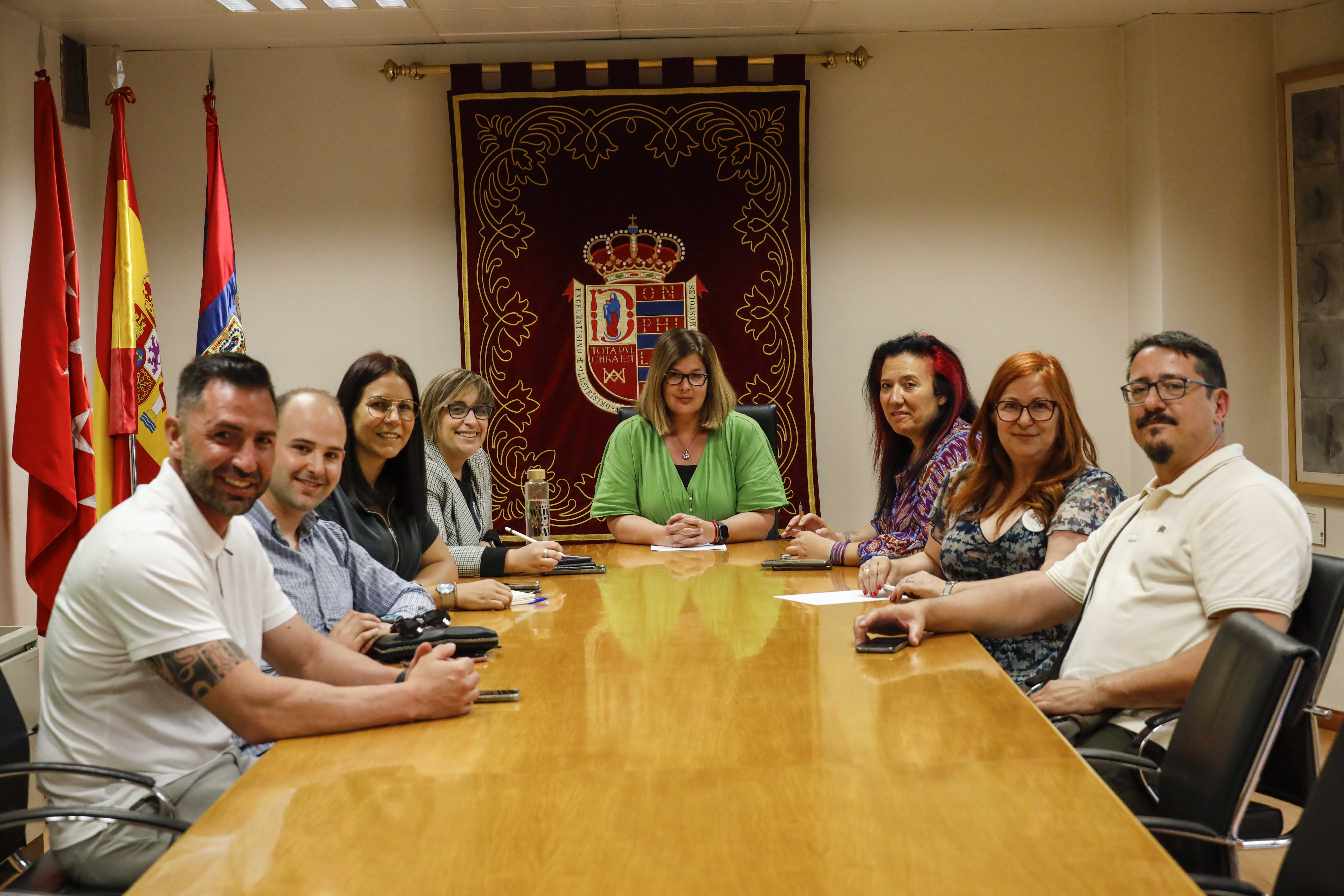 Texto Alternativo: El Gobierno de Móstoles sigue apoyando a los hosteleros de la ciudad y vuelve a suprimir la tasa de terrazas y veladores