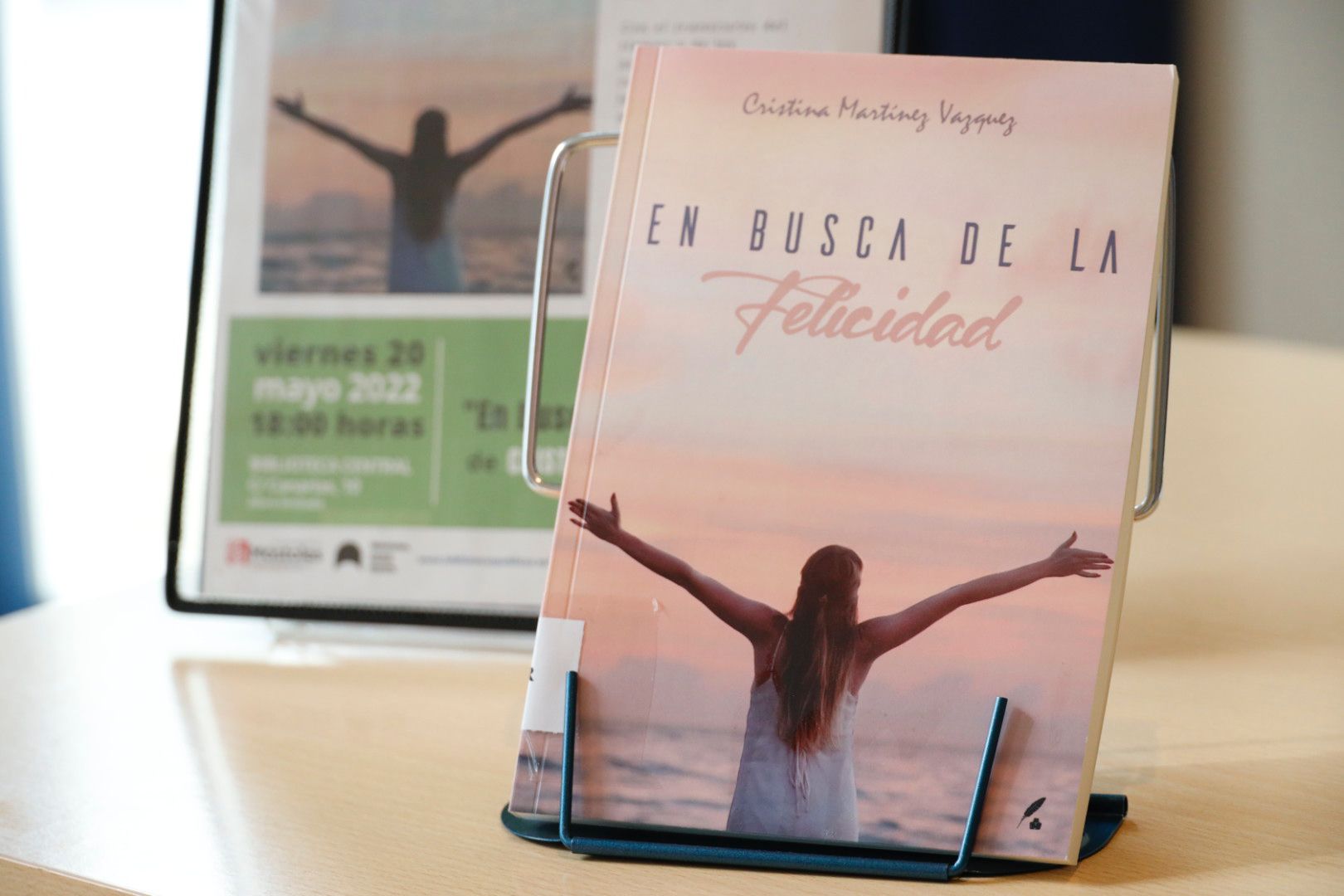 Texto Alternativo: Presentación del libro En busca de la felicidad, de Cristina Martínez Vázquez