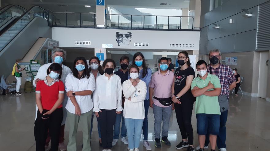 Texto Alternativo: El Hospital Universitario del Henares recibe la visita de alumnos y profesores del Colegio de Educación Especial Cambrils