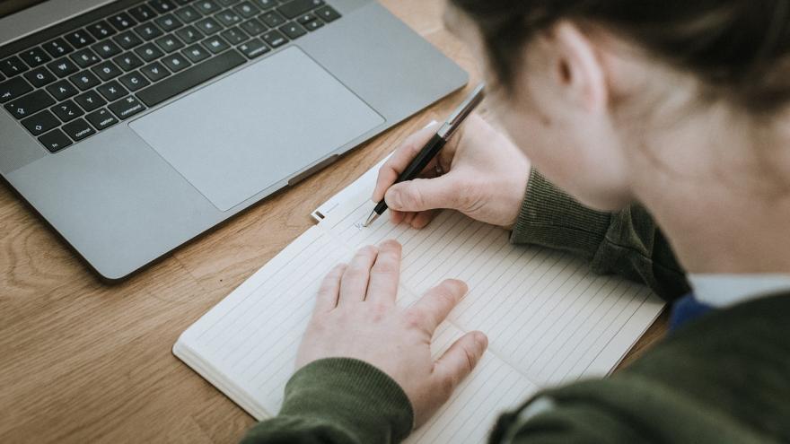 Texto Alternativo: La Comunidad de Madrid orienta a los jóvenes de la región sobre las diferentes ofertas del sistema educativo después de la enseñanza obligatoria