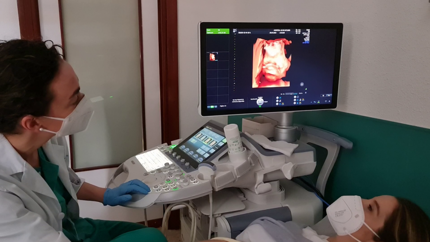 Texto Alternativo: La Unidad de Medicina Fetal del Hospital 12 de Octubre detecta más de 600 anomalías fetales al año durante el embarazo