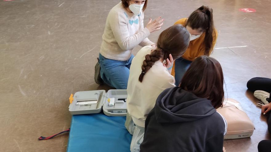 Texto Alternativo: El Centro de Salud Los Alperchines forma en técnicas de reanimación a la comunidad educativa