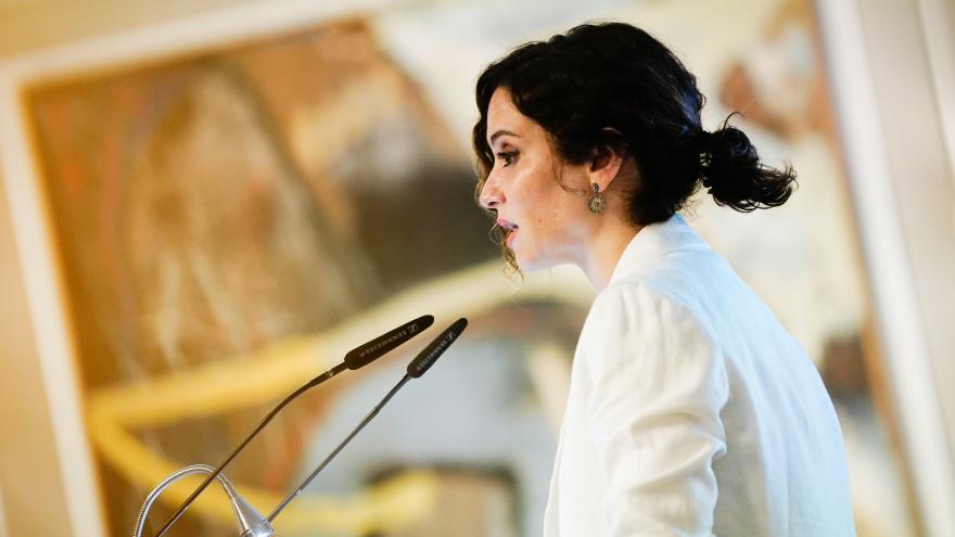 Texto Alternativo: Díaz Ayuso defiende que Madrid y Castilla y León han demostrado que hay otro modelo al de la “España en sepia” con ideas “inservibles”